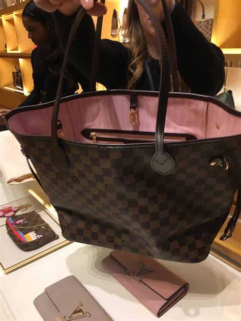 inside of a real louis vuitton bag|Louis Vuitton neverfull inside.